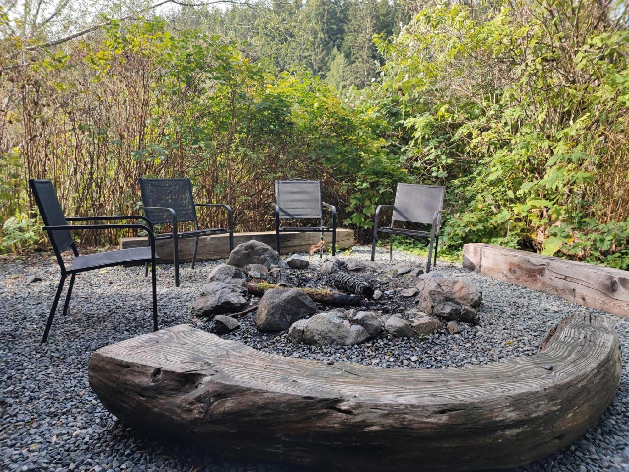 Wild Coast Wilderness Resort Port Renfrew Buitenkant foto